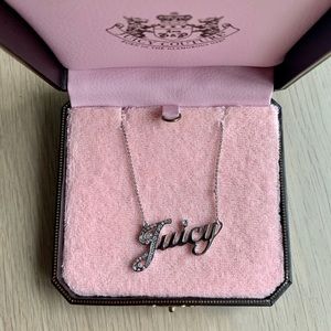 •JUICY COUTURE Sliver Script Necklace•